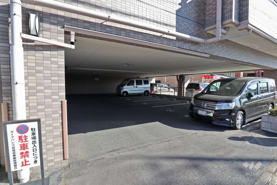 敷地内駐車場（屋内平面式）