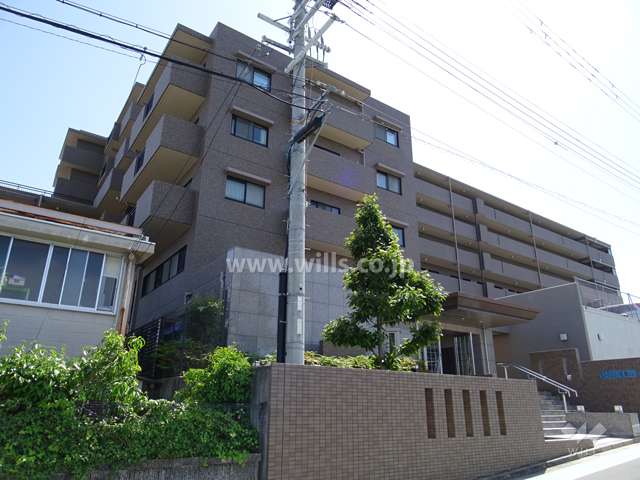 グランアークス千里山の外観（北東側から）