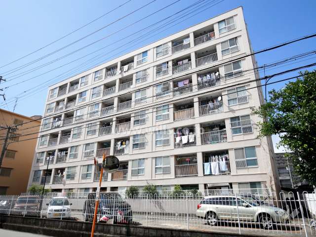 宝塚第5コーポラスの外観（南東側から）