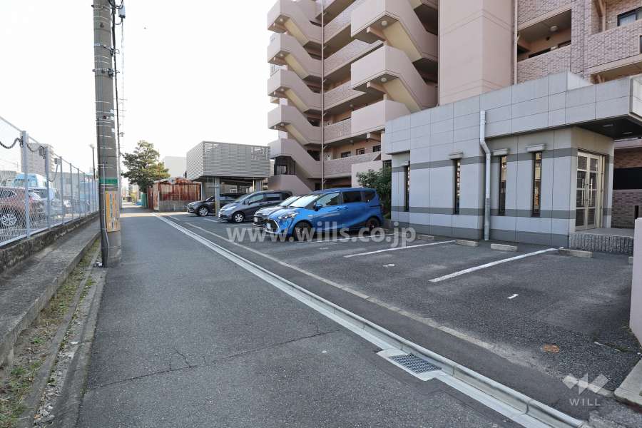 敷地内駐車場（屋外平面式）