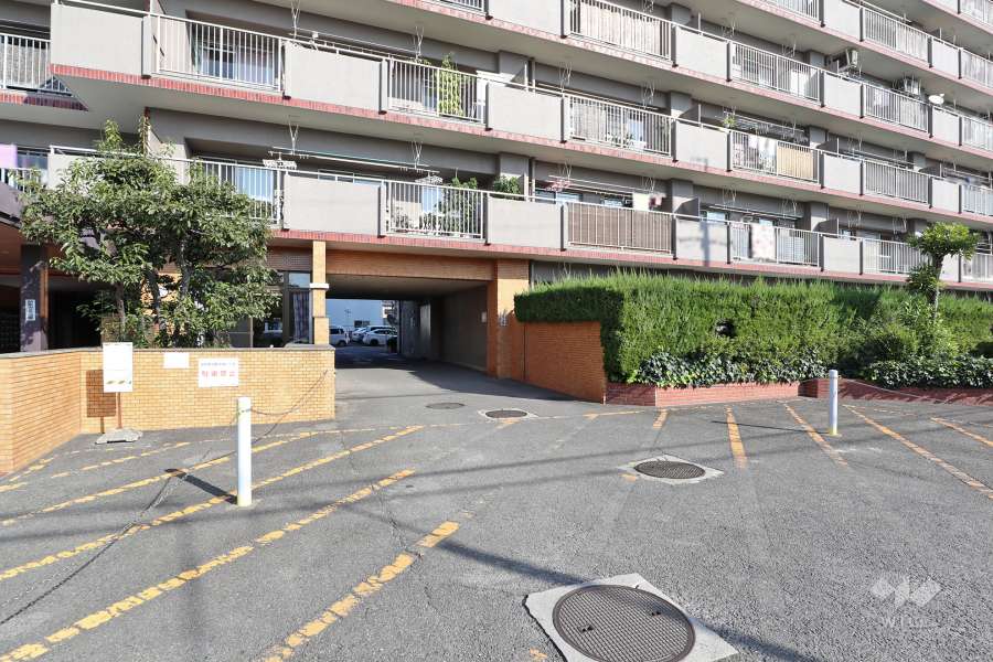 駐車場出入り口