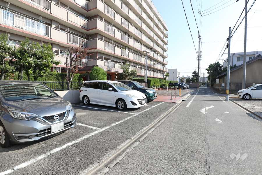 敷地内駐車場（屋外平面式）
