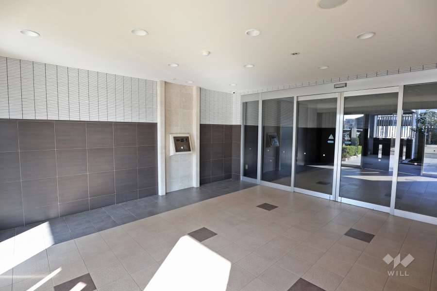 エントランスはオートロック付きです。