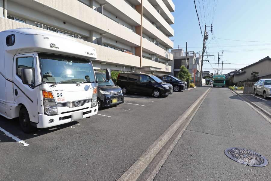 敷地内駐車場（屋外平面式）
