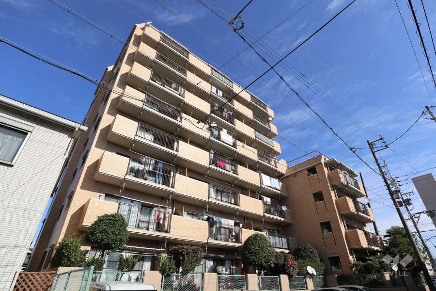 ライオンズマンション畑田町の外観（南西側から）