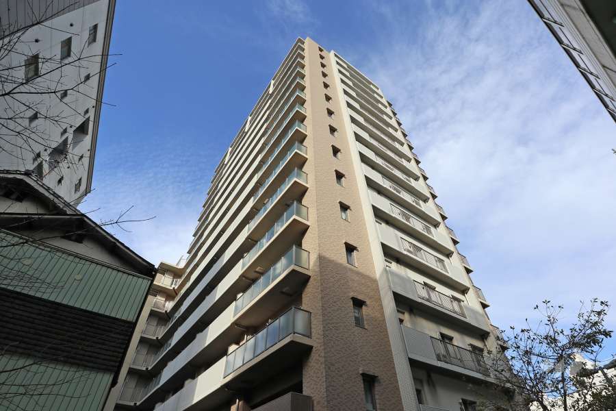 リーデンススクエア金山ウエストの外観（南東側から）