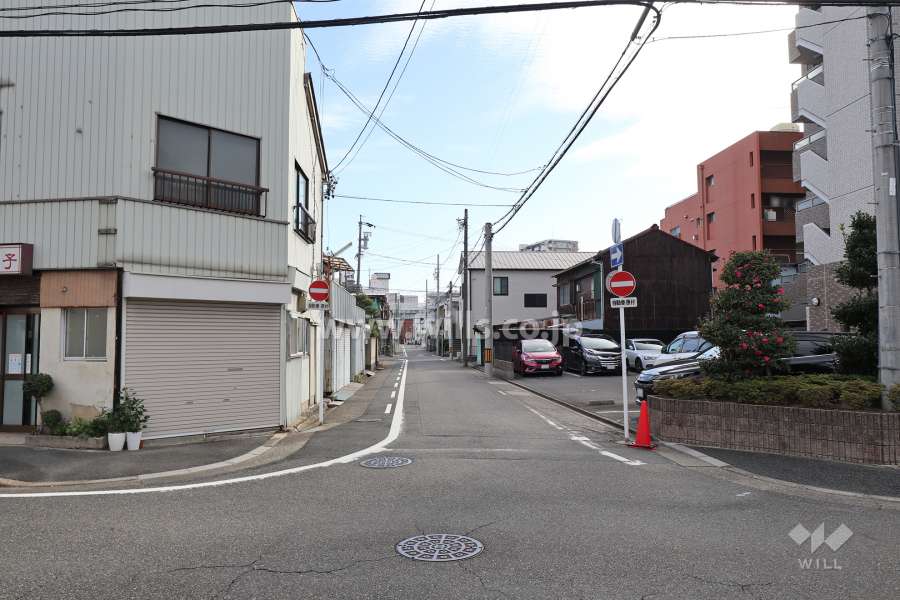 敷地北側の前面道路