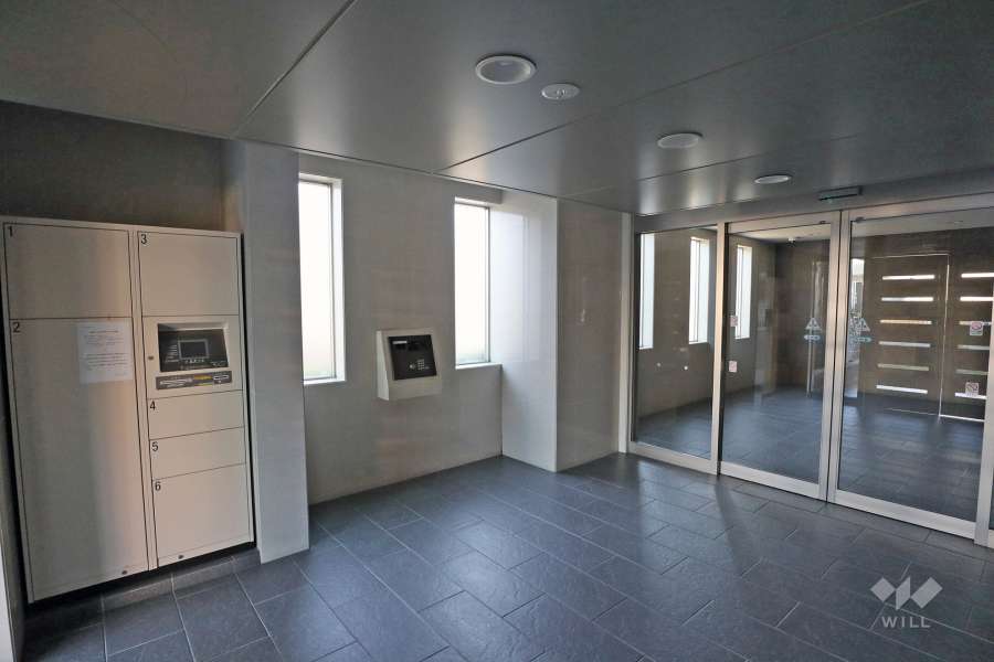 エントランスはオートロック付きです。