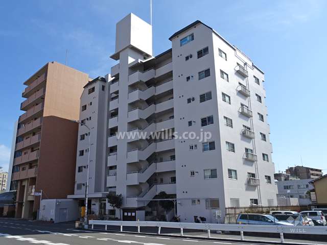 シャルマンコーポ江坂の外観（北西側から）