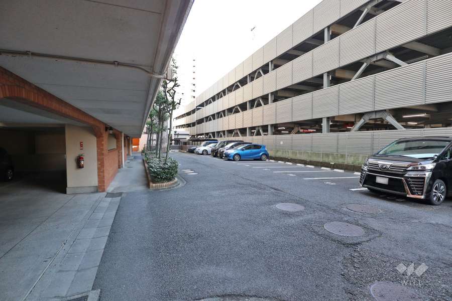 敷地内駐車場(屋外平面式)