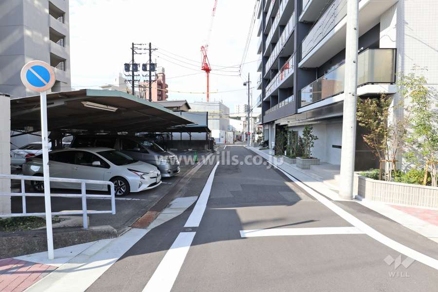 敷地北側の前面道路