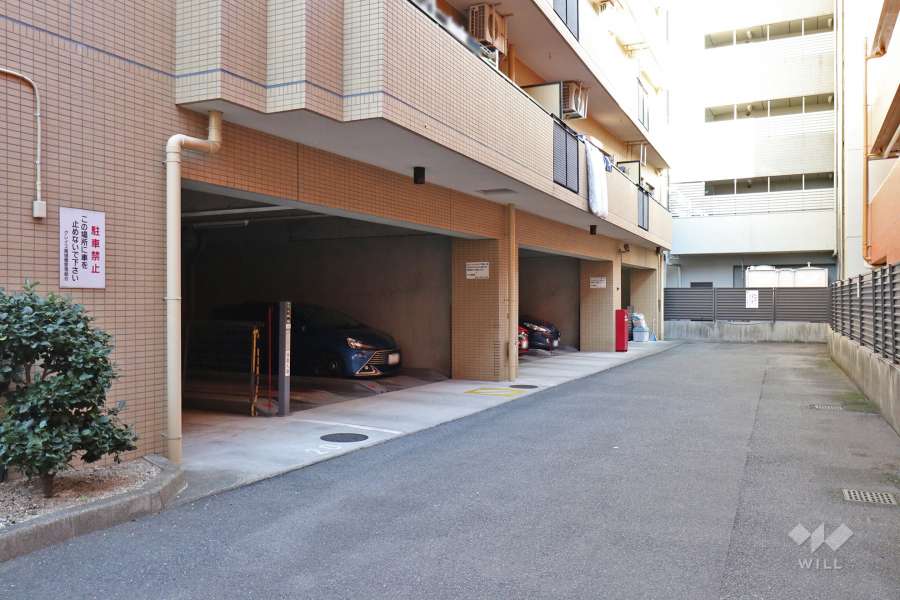 敷地内駐車場（屋内機械式）
