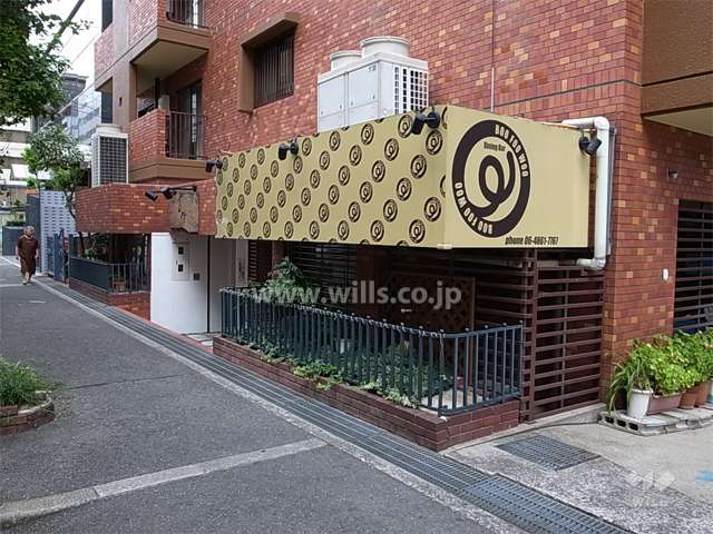 1階には店舗が入っています。