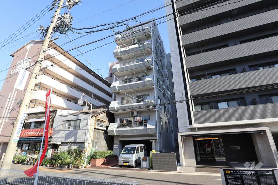 パレス尾頭橋の外観（南西側から）