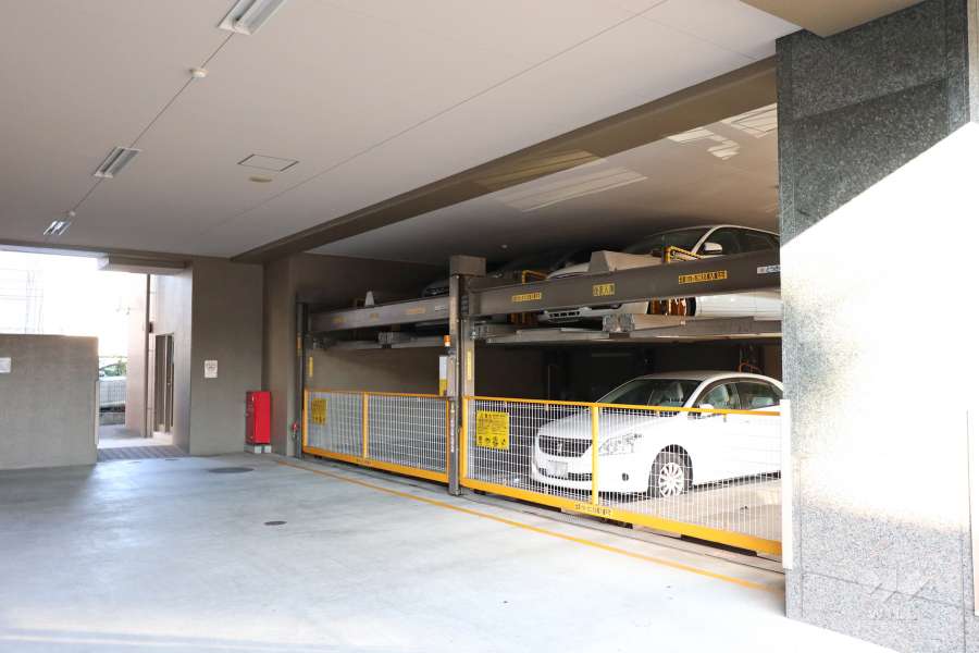 敷地内駐車場（屋内機械式）
