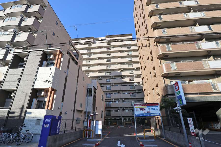 ロイヤル尾頭橋の外観（南側から）