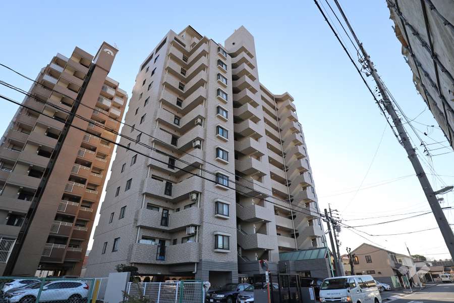 ロイヤル尾頭橋の外観（北東側から）