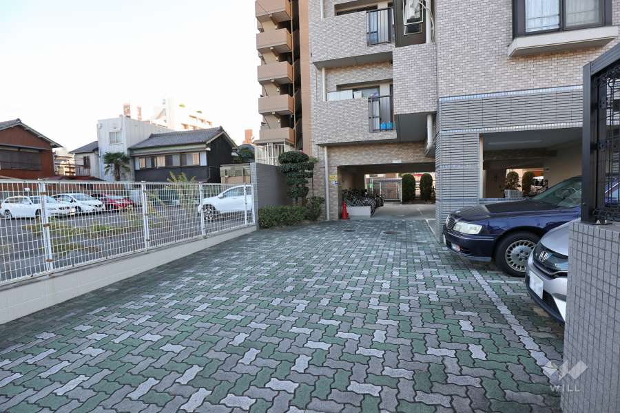 敷地内駐車場（屋外平面式、屋内平面式）