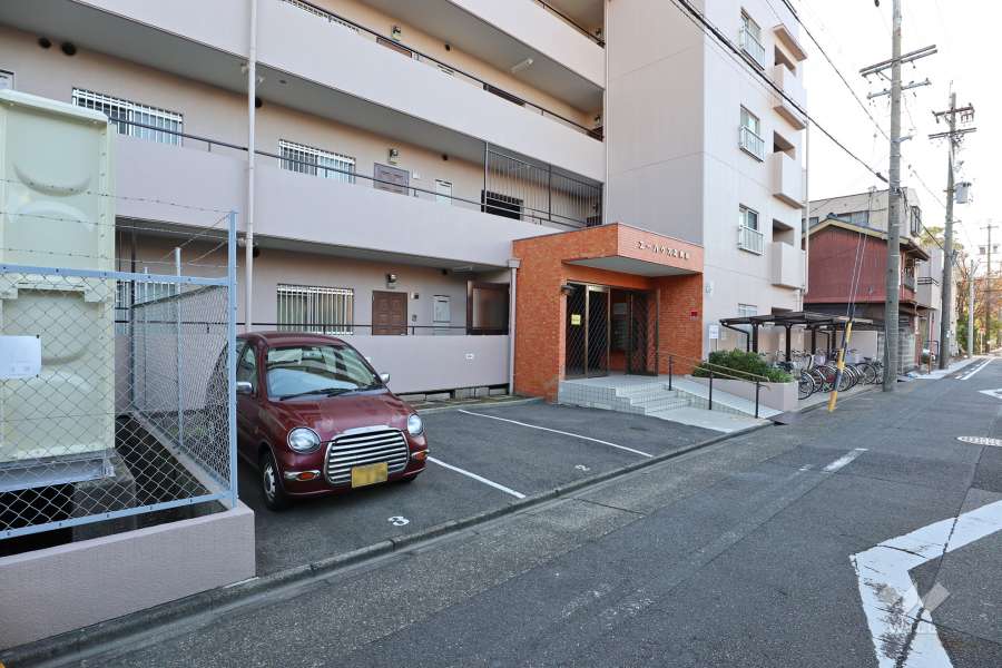 敷地内駐車場（屋外平面式）