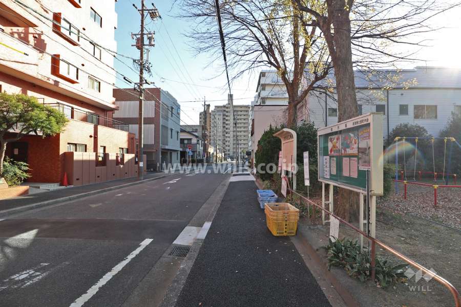 敷地西側は『八幡南公園』に面しています。