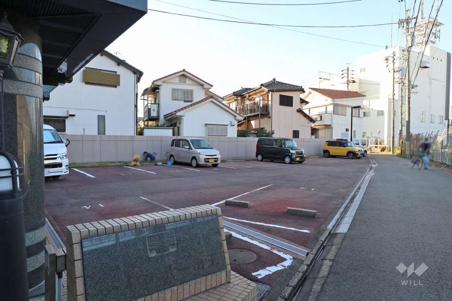 敷地内駐車場（屋外平面式）