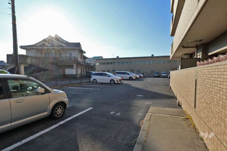 敷地内駐車場（屋外平面式）