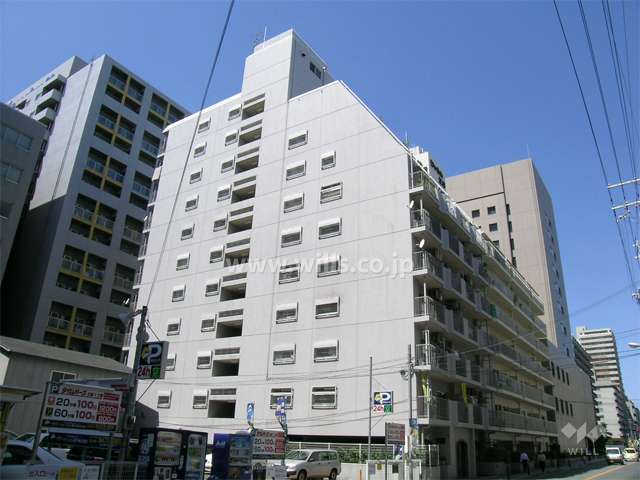 ユニライフ江坂2の外観（南東側から）