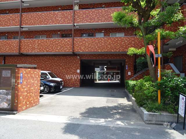 駐車場出入り口