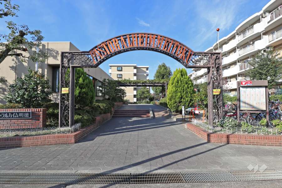 敷地入り口（東側）