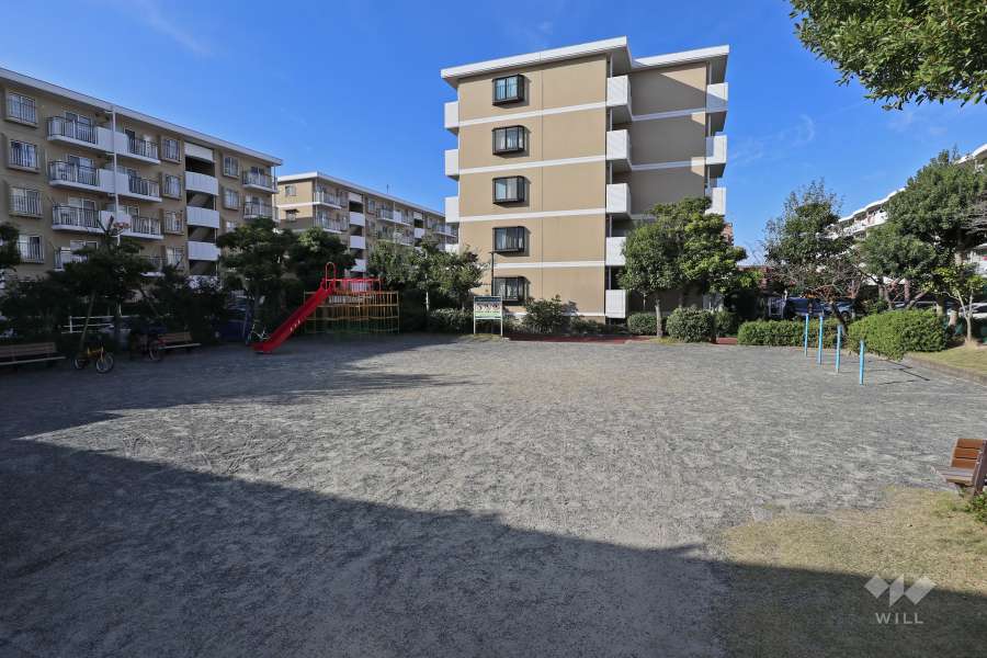 敷地内の広場「ひまわり広場」