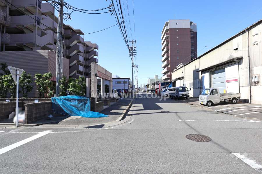 敷地北側の前面道路