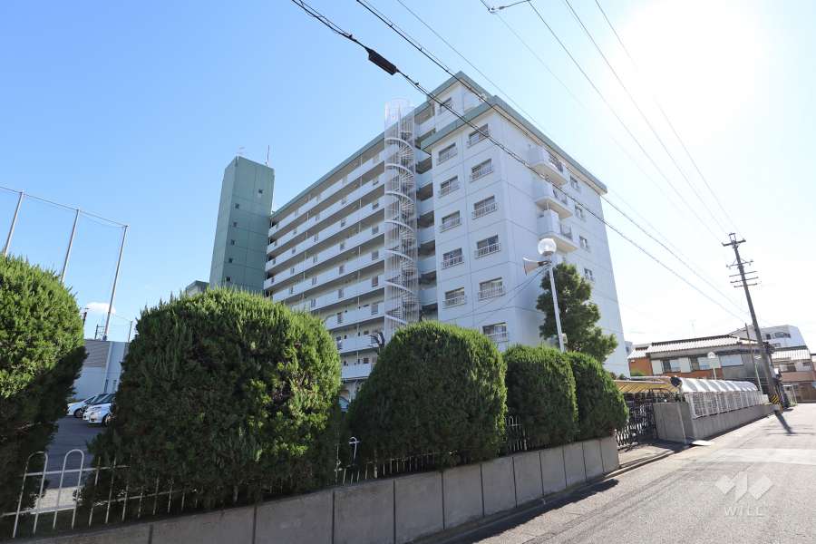 エバーグリーン八島2号棟の外観（北西側から）