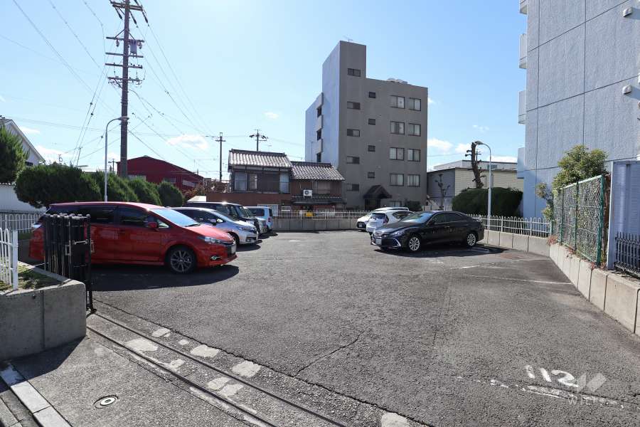 駐車場出入り口・敷地内駐車場（屋外平面式）