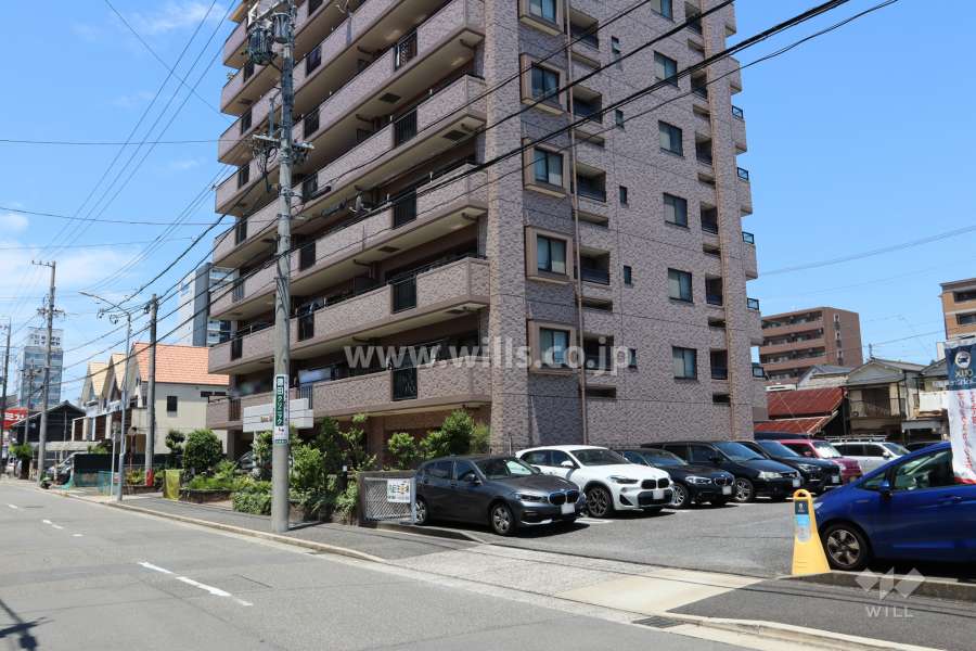 宝マンション亀島の外観（南東側から）