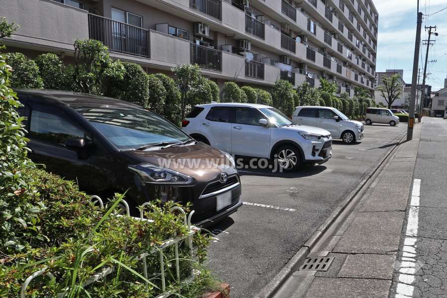 敷地内駐車場(南側/屋外平面式)