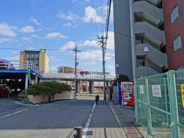 敷地北側の前面道路
