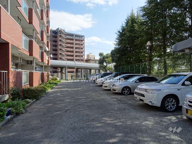 敷地内駐車場（屋外平面式）