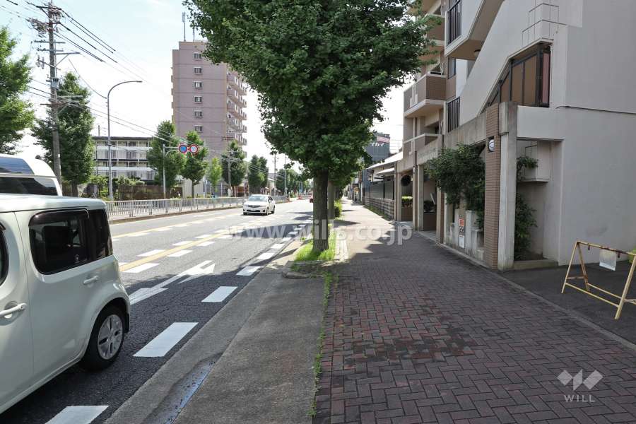 敷地北側の前面道路（県道68号）