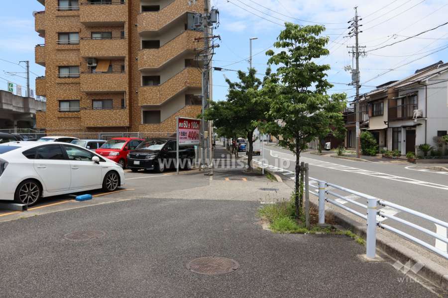 敷地北側の前面道路