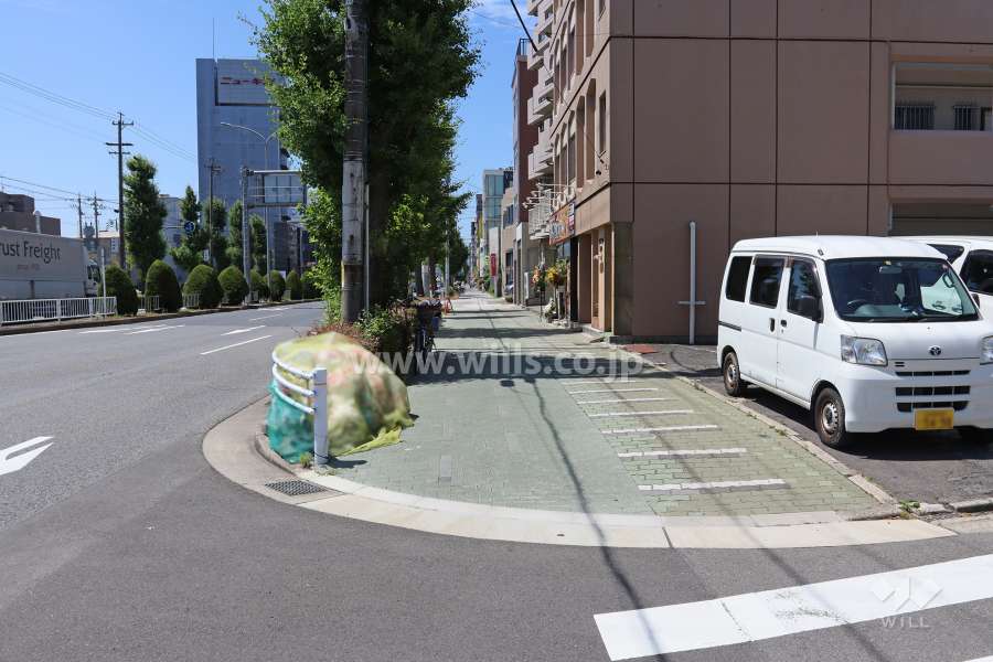 敷地東側の前面道路