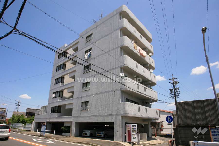 荘苑岩塚の外観（南西側から）