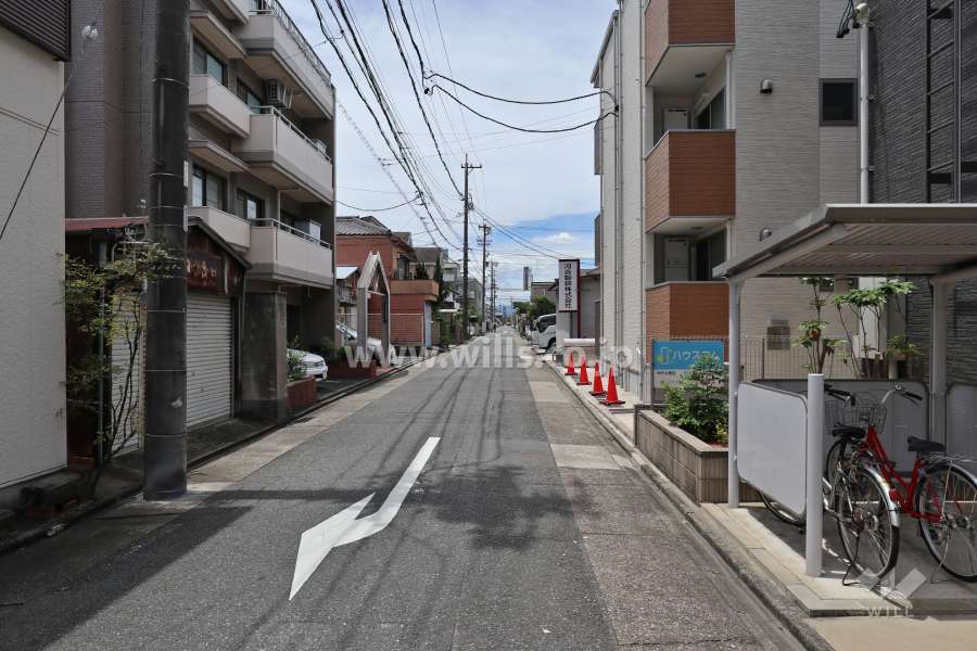 敷地北側の前面道路(下中東西第10号線)
