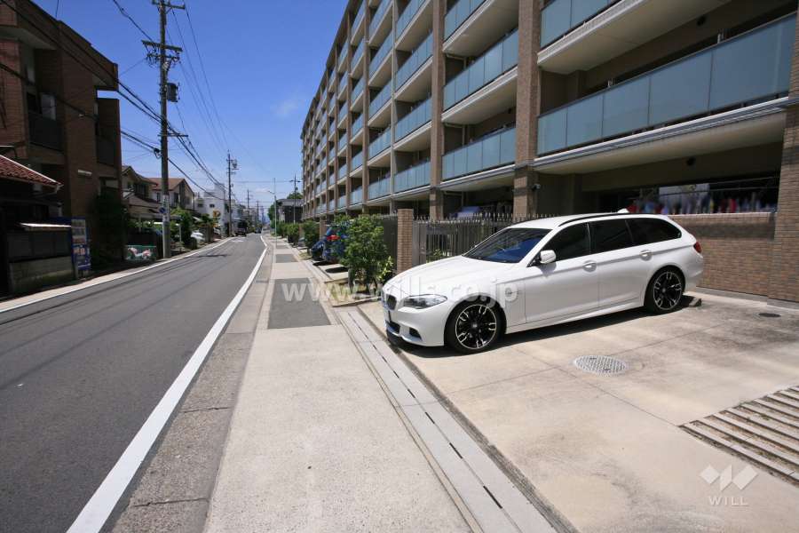 敷地内駐車場（屋外平面式・南側）