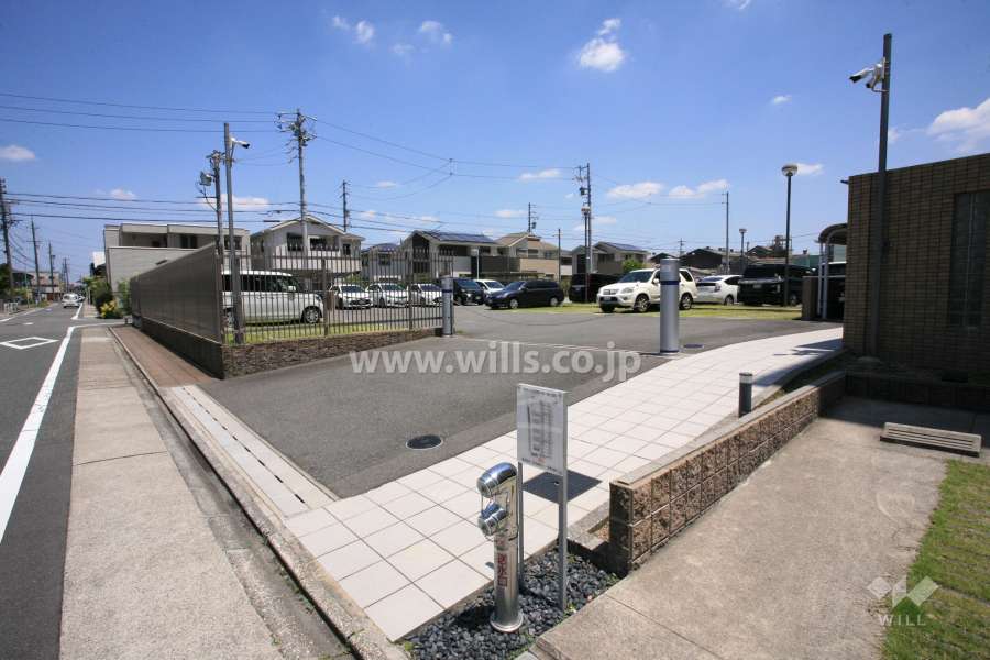 駐車場出入り口