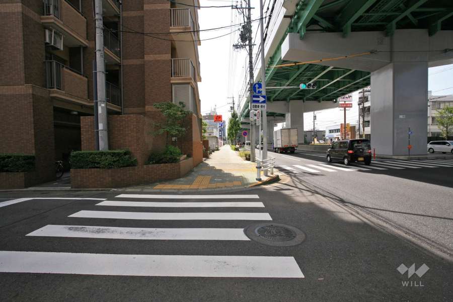 敷地北側の前面道路