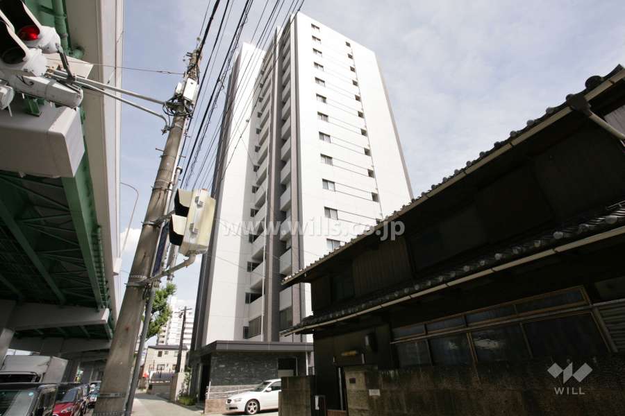 ロフティ岩塚の外観（北西側から）