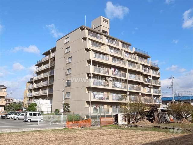 ライオンズマンション第７江坂の外観（南西側から）