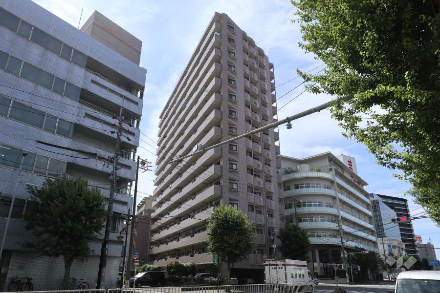 宝マンショングランスクエア名駅の外観（南東側から）