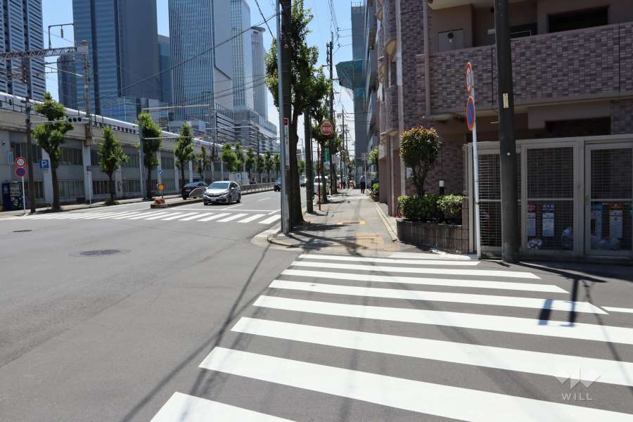 敷地東側の前面道路