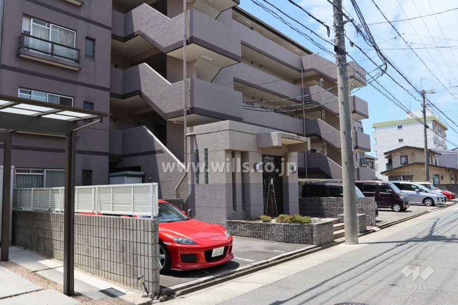 宝マンション黄金第2の外観（北東側から）
